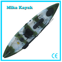 Kayak plástico da canoa com pedais do barco de pesca para a venda